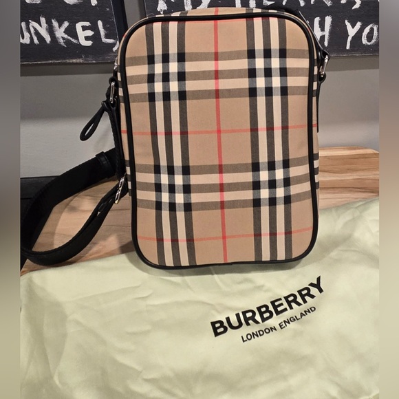 BURBERRY Beige Freddie Messenger Bag In Archive Beige - Picture 14 of 16